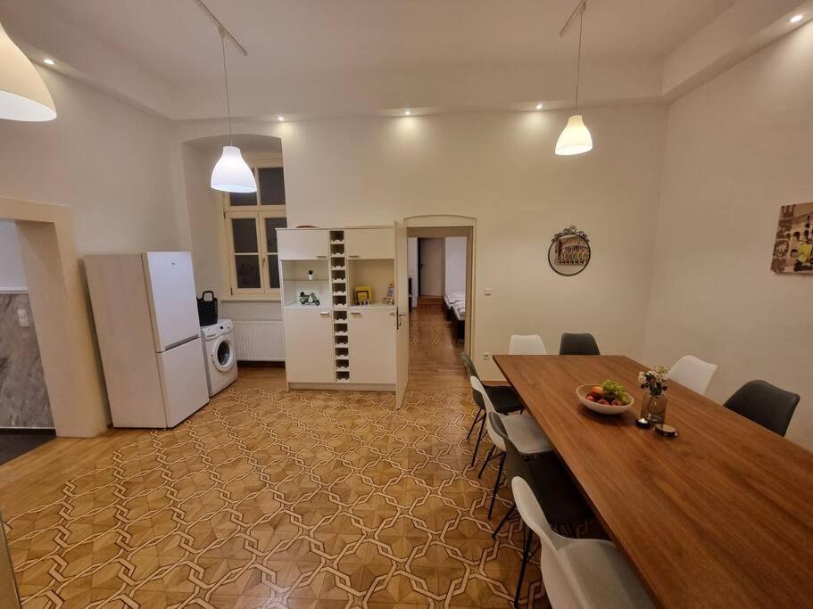 Sissi Royal Suite - Inner City 4 Bedroom Apartment Wien Exterior foto